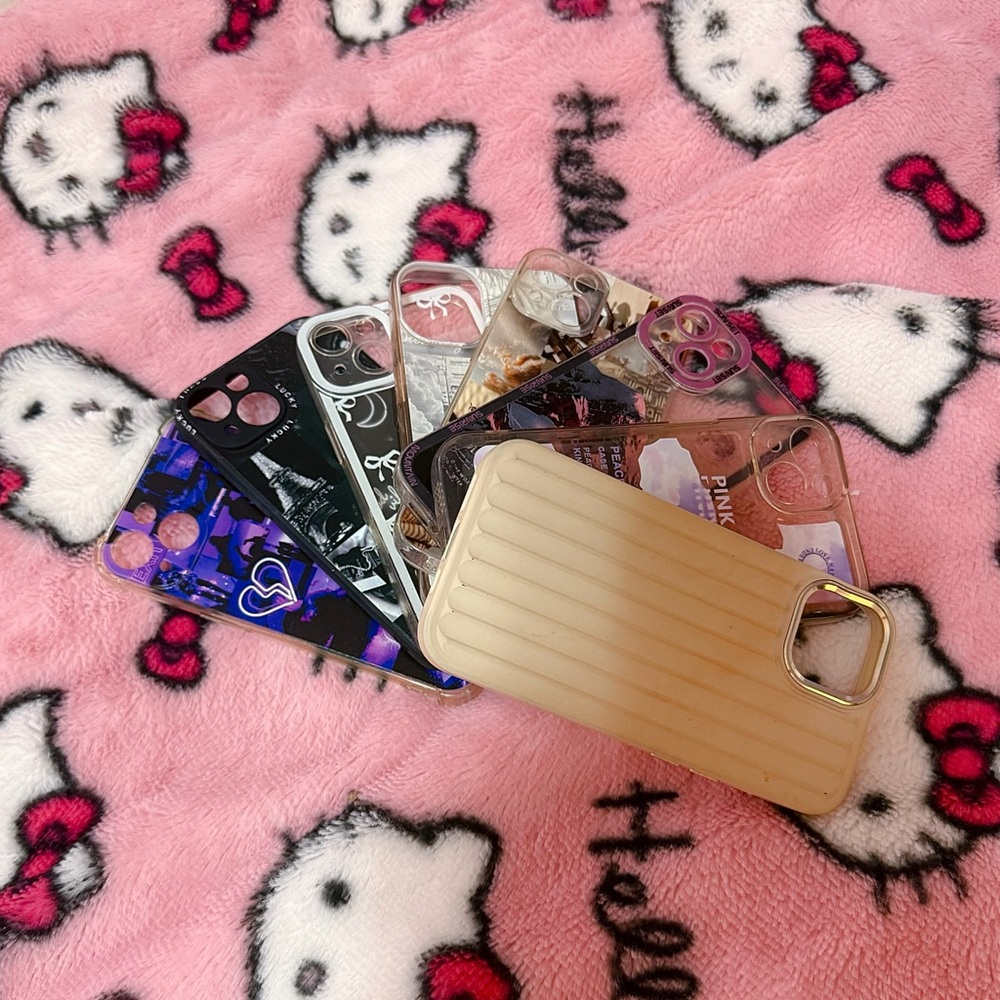 8 iPhone 13 phone cases great condition